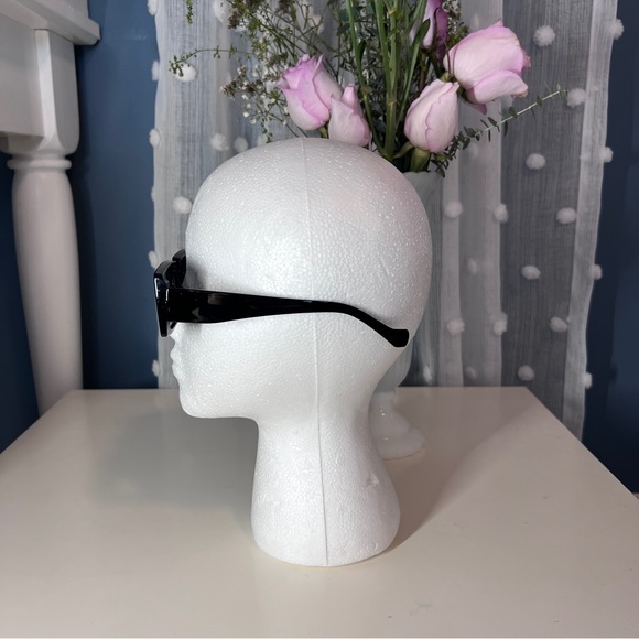 Rectangular Black Sunglasses - Picture 4 of 6